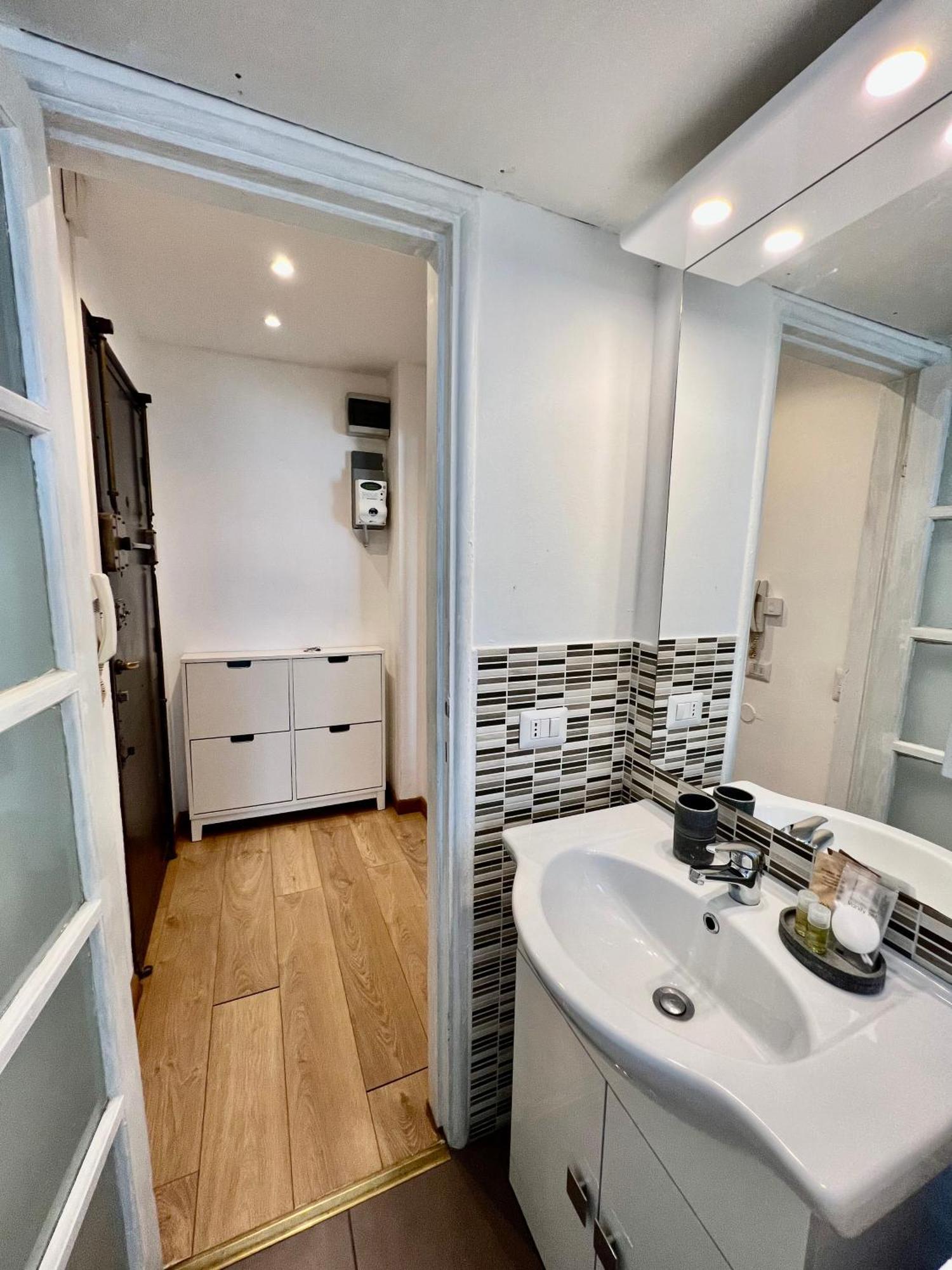 Cozy Apartment 3 Km Away From Duomo Milan Extérieur photo